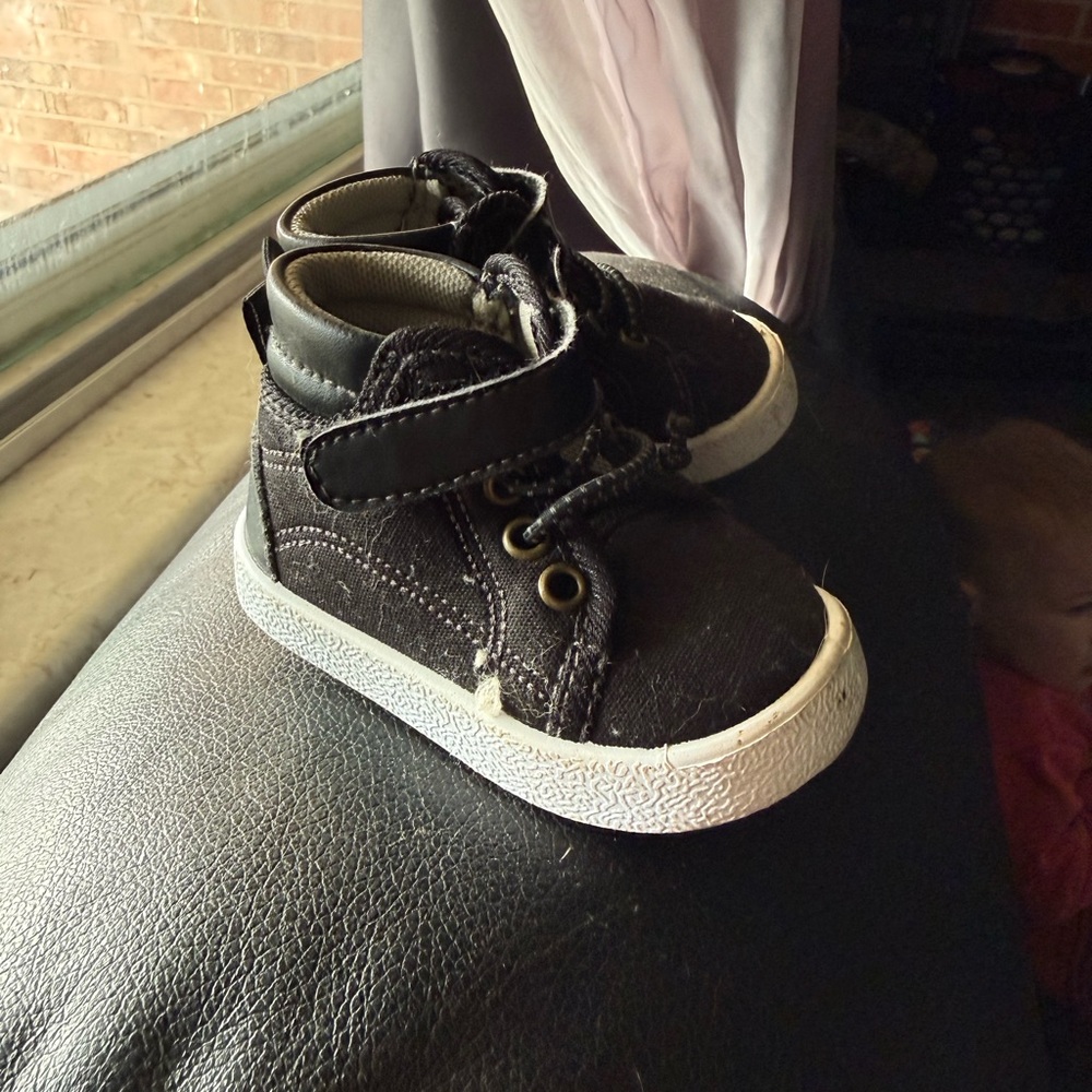 Kids Black High-Top Sneakers with Velcro Strap